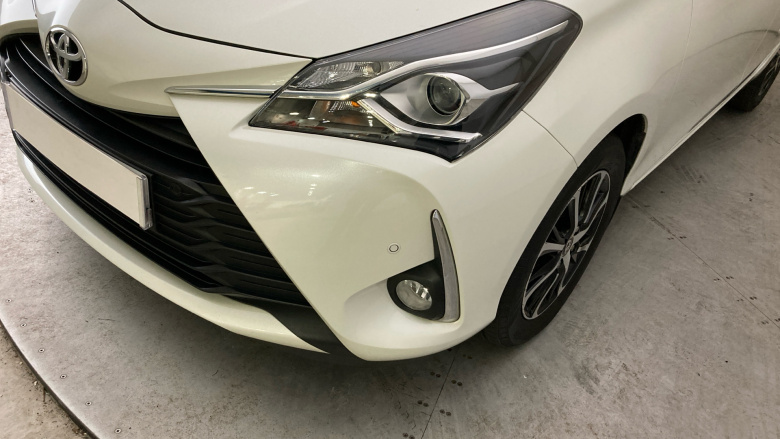 Toyota Yaris 1.5 VVT-i Icon Tech 5dr Petrol Hatchback